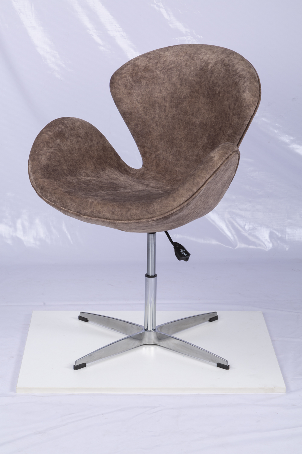 Lounge Chair with Cushion in wood and fabric — Premium fabric